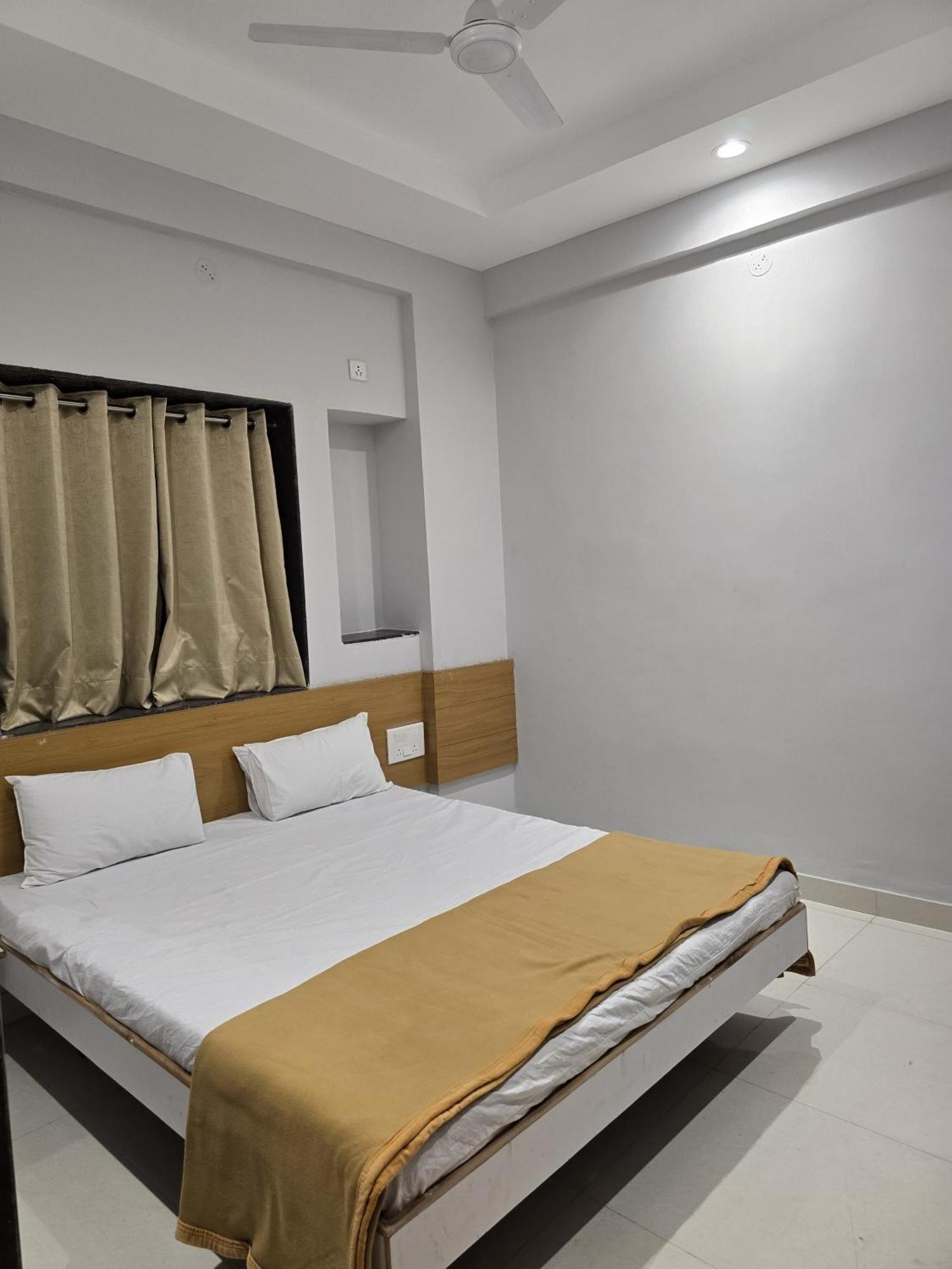 Vivanta Inn Lodge, Solapur Sholapur Exterior foto